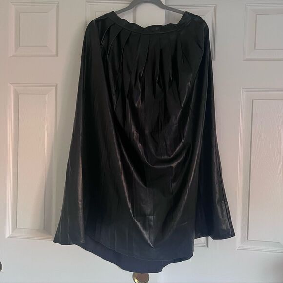 Misook Vegan Leather Black Pleated Midi Skirt Large NEW MSRP $358 - Picture 4 of 6